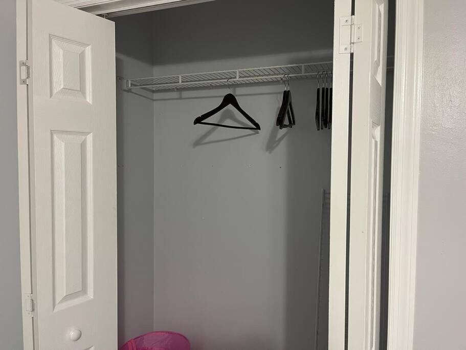 Cheerful 3-Bedrooms With Free Parking On Premises Tallahassee Eksteriør bilde